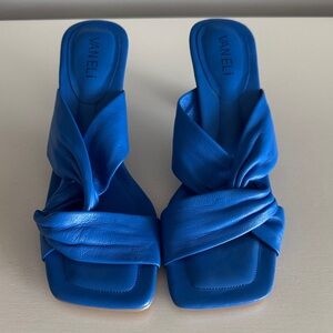 Vaneli Electric Blue Knotted Leather Slide Mules